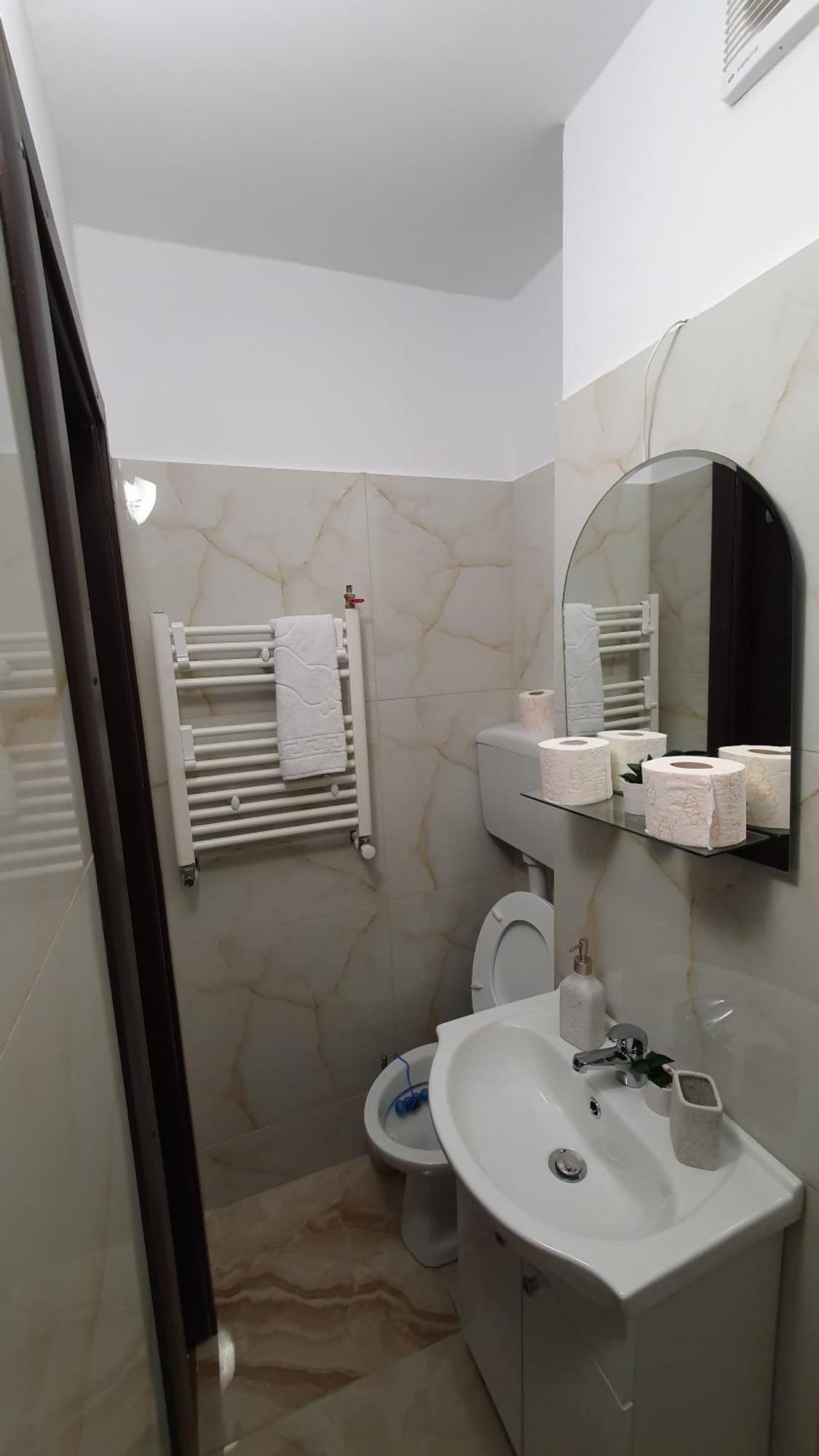 Janine Studio Brasov Luaran gambar