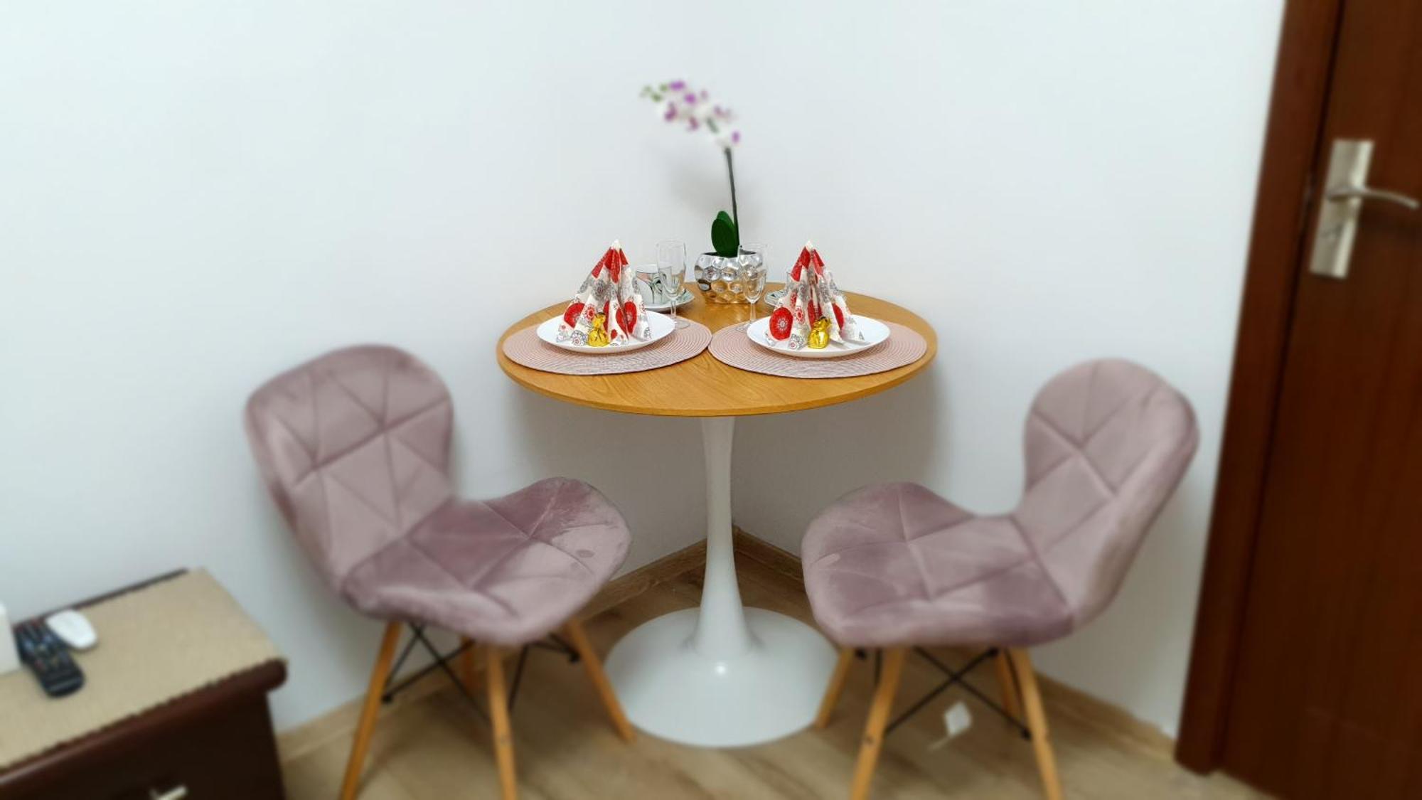 Janine Studio Brasov Luaran gambar